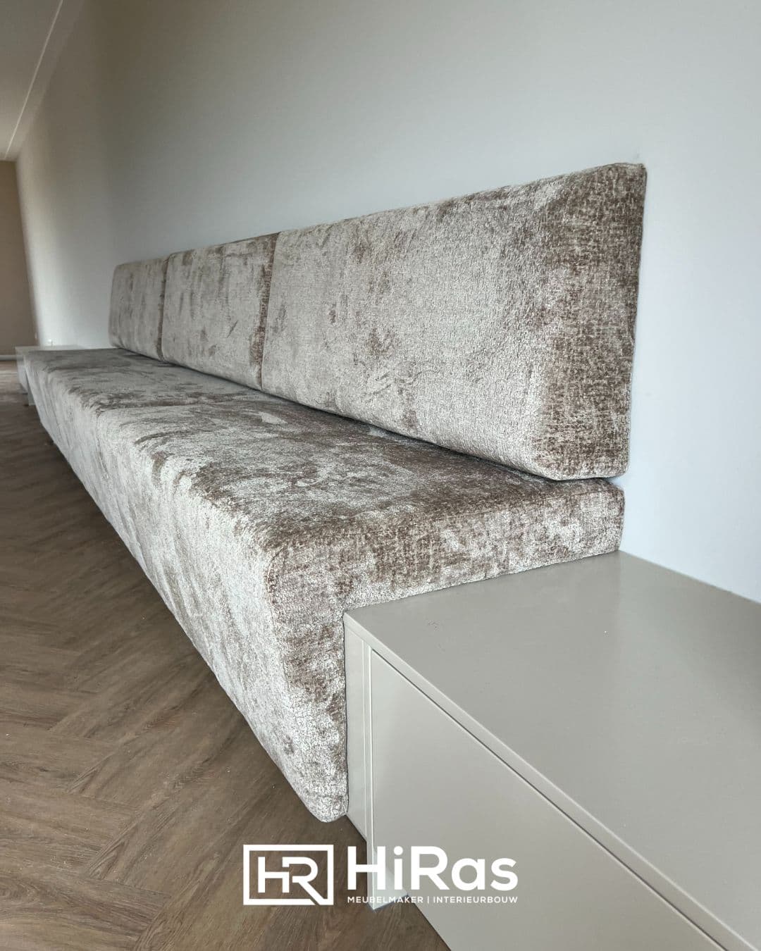 Zitbank en wandkast op maat