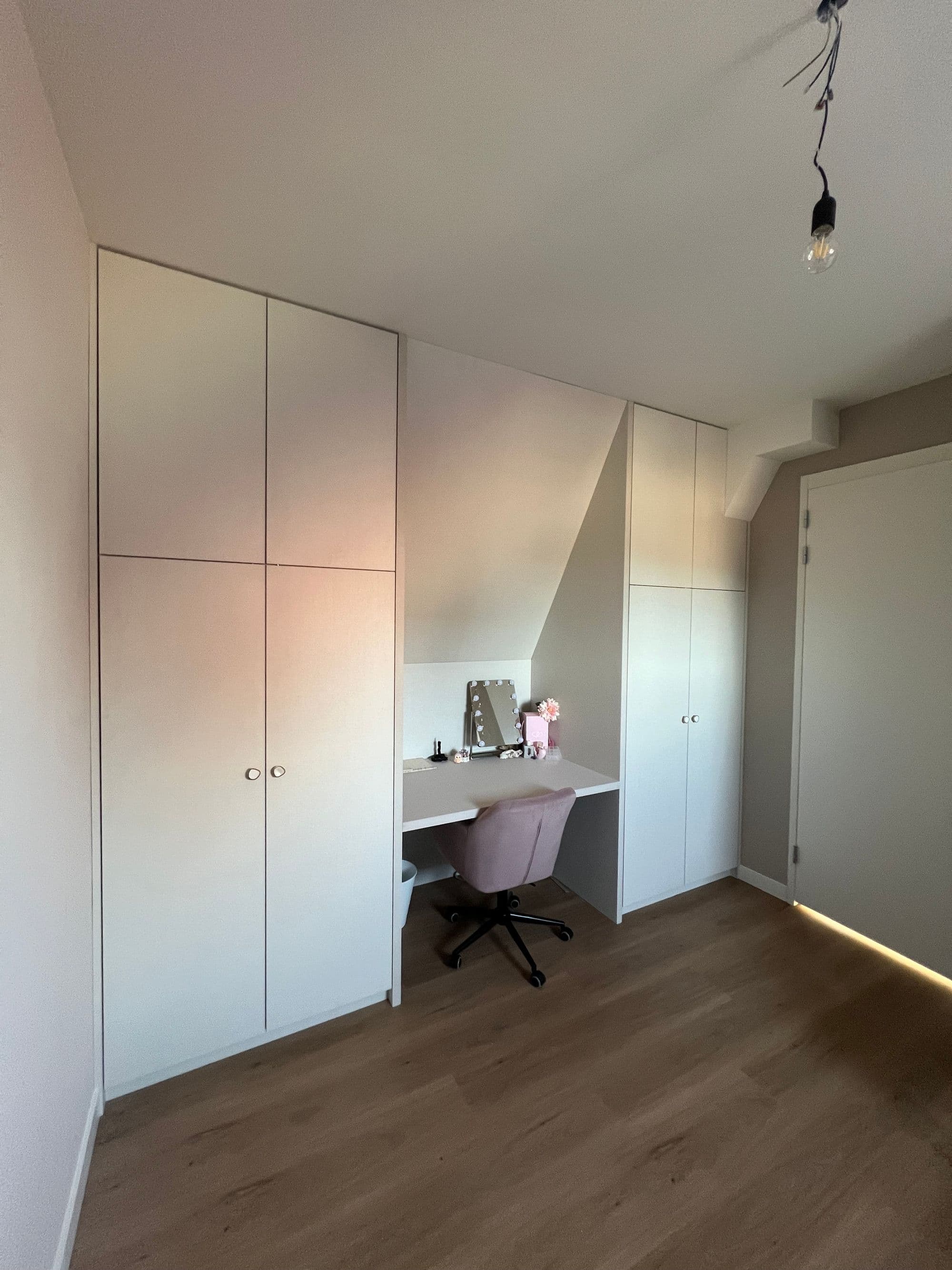 Zolderkast met werkplek